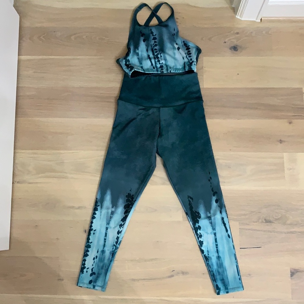 Onzie Tie dye Workout set